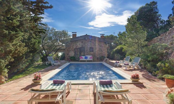 Tamariu House | LA PEDRERA, The villa is situated in a very spot in the estate of Aigua Gelida wiht an amazing sea views.