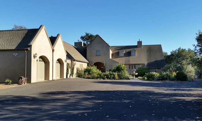 Healdsburg House | Stay on Pony Ranch Vineyard Estate