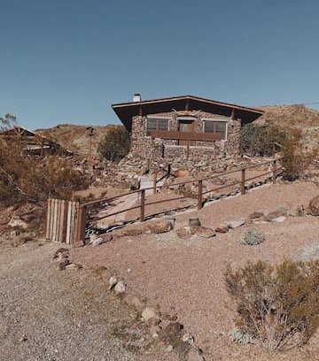 Oatman House | The Oatman Rock House