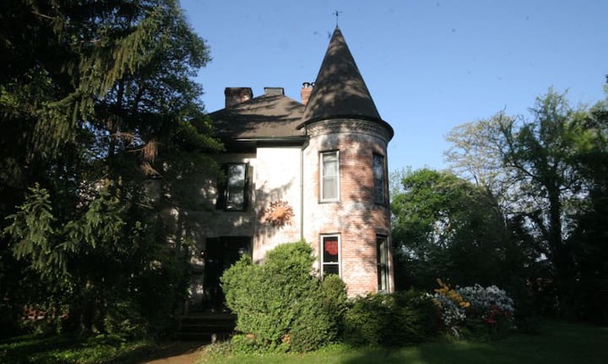 Charles Town House | Historic Maison du Soleil Retreat 1