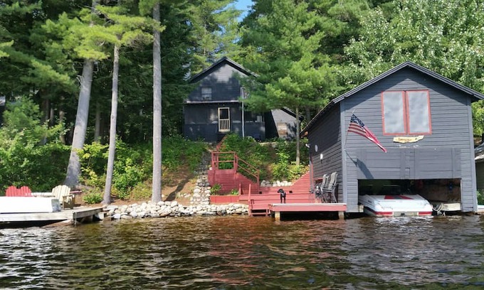 Brantingham House | Camp Reminiscing-Picturesque Adirondack Lake House