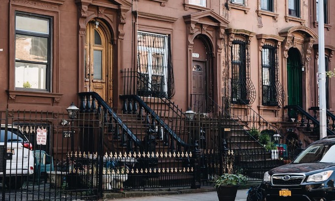 Brooklyn House | Entire Brownstone w. 7 beds, 5 baths, 2 kitchens