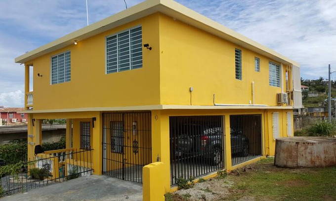 Isabel II House | Ocean Views 2 BEDROOMS Walk to Ferry CASA NONI