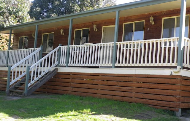 Lima South House | Midland Cottage - 4km to Lake Nillahcootie