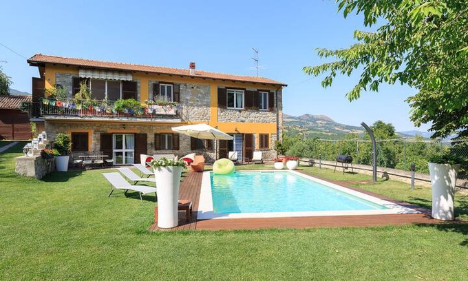 Mezzano Scotti House | Antica corte con piscina casa wilma