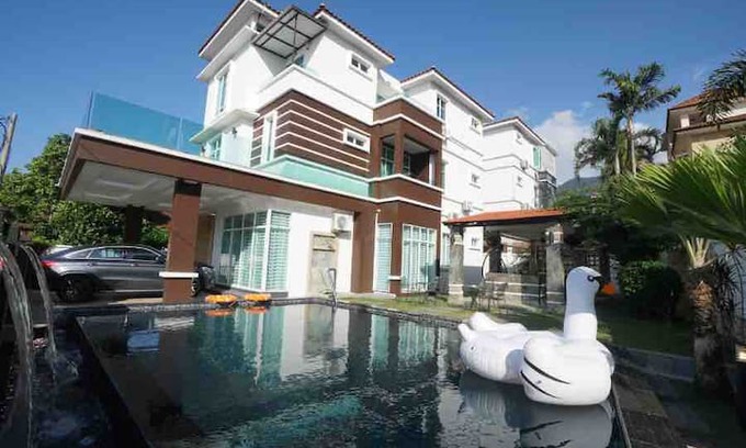 Batu Ferringhi Villa | Luxury Villa w/Private Pool KTV BBQ 20Pax 豪华别墅私人泳池