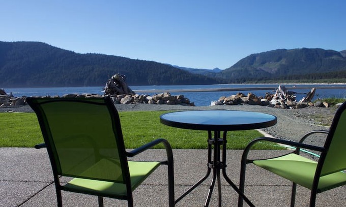 Port Renfrew House | The Whale's Tale