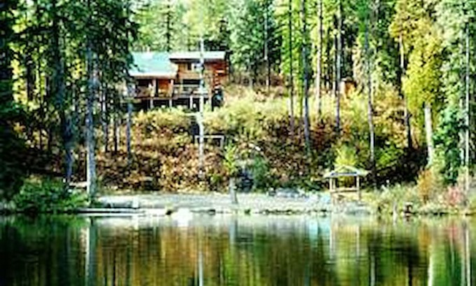 East Kootenay Cabin | Wildwood Cabin with private Lake