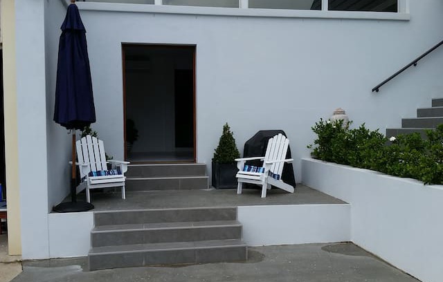 Moffat Beach House | PRIVATE MODERN GRANNY FLAT AT MOFFAT BEACH.