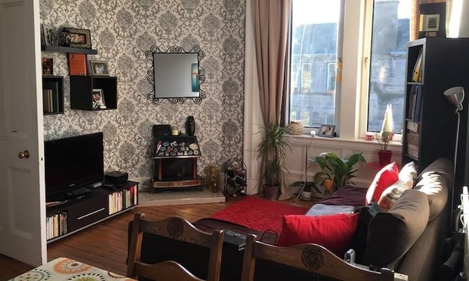 Leith Apartment | Central, cozy one bed flat with amazing views