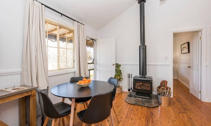 Eurunderee Cabin | Barrenjoey Cottage - Peppertree Hill