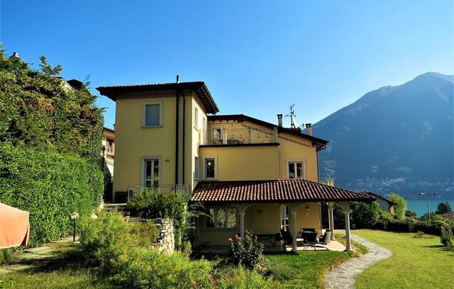 Laglio Apartment | Villa Ulivi Laglio Lake Como 1 attic with pool