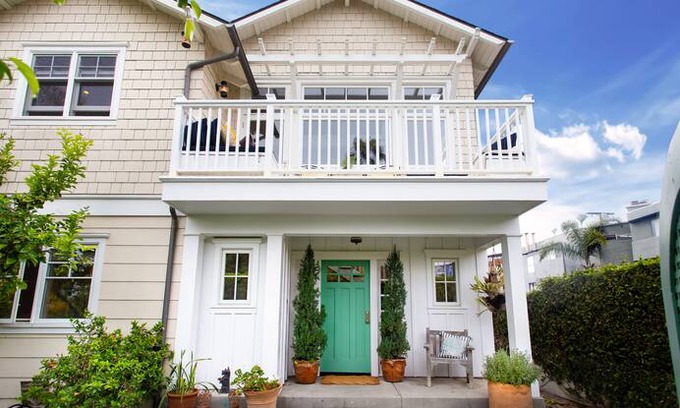 Venice House | Venice Beach Escape – Big + Bright + Easy Parking