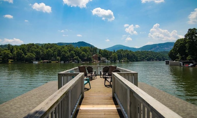 Lake Lure House | Keepers Cabin: Private Beach & Guesthouse