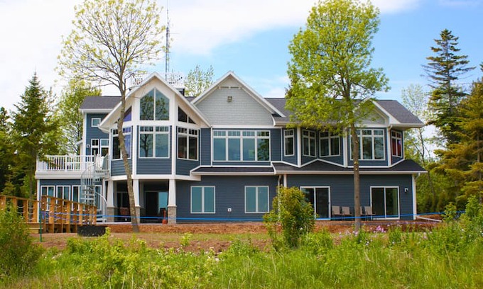 Baileys Harbor House | Cana Point Lakehouse on the Water for large groups