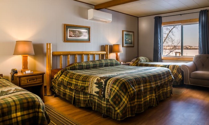 Rice Lake Cabin | Room 12 - Loons Lair - Curriers Lakeview Lodge