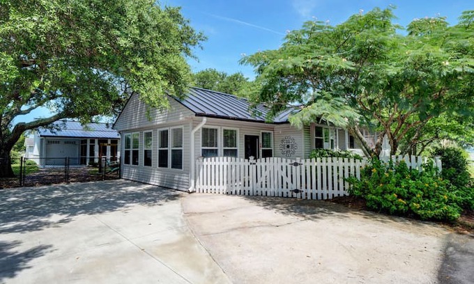 Harkers Island Cabin | The Gypsy Gull