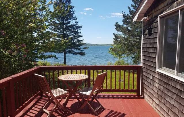 Trenton House | Tideside in Trenton. Shorefront, cozy, quiet.