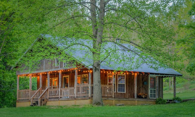 Elizabethtown Cabin | Cabin at Calico Springs -Bluegrass Bourbon Country