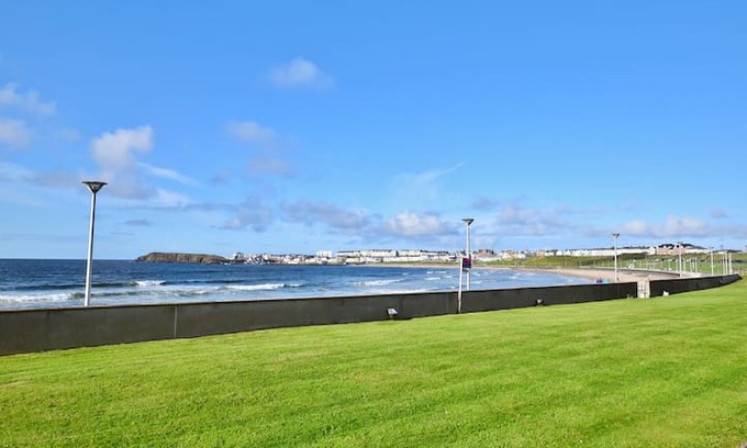 Portrush Apartment | Rinagree, 23 West Strand Ave. Portrush, BT56 8 FD