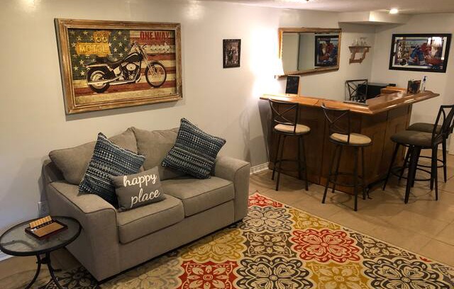 Jeffersonville - Clarksville House | Cozy Bungalow Basement