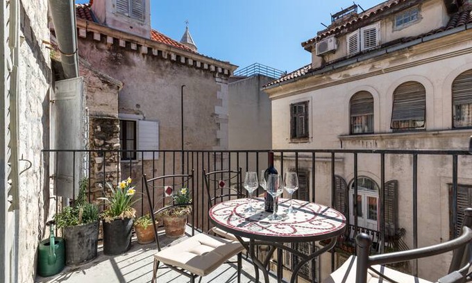 Old Town Apartment | Old town Split apartment "Under the clock"