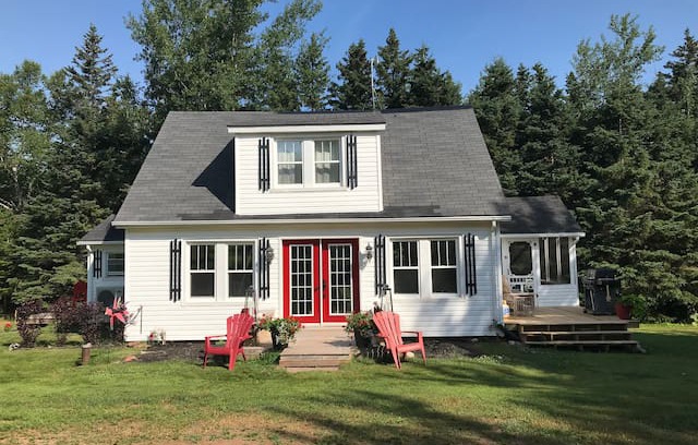 Red Point Cabin | Red Barn Cottages: two cottages near Basin Head