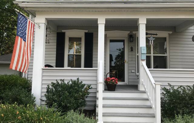 Grand Ledge House | The Scott House (est. 1881)