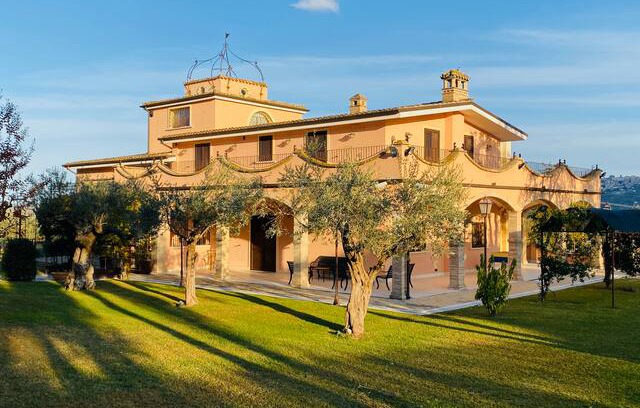 Cepagatti Villa | relais toula villa con 7 camere private e piscina