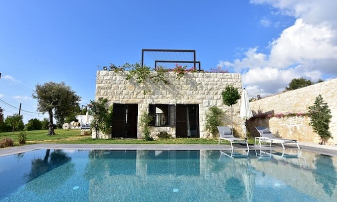 Thoum Bed & Breakfast | Casa de Thoum (Batroun): PURPURA Room