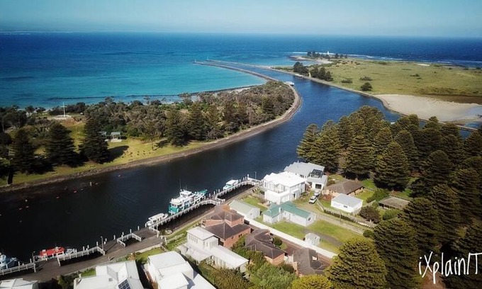 Port Fairy House | Anglers' Cottage On River
