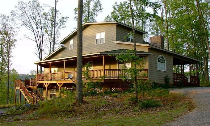 Hiawassee House | Mossy Oaks Manor