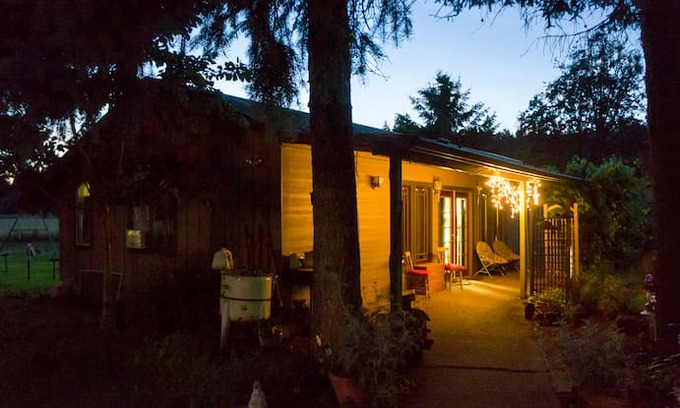 Crawfordsville Other | Calapooia River Ranch Guest House: Brownsville, OR