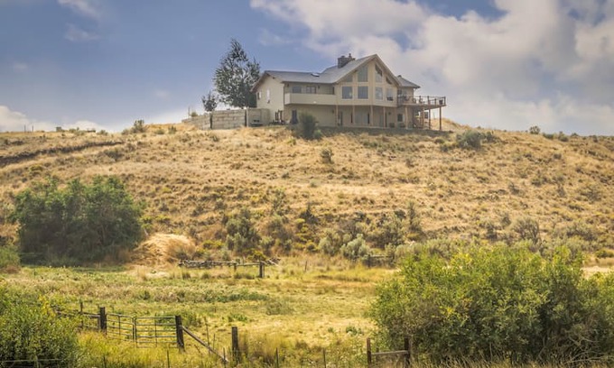 Grass Valley House | Finnegan Ranch Retreat