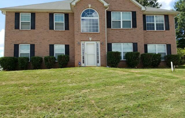 Ellenwood House | Mini Mansion 10 minutes from Mercedes Benz stadium