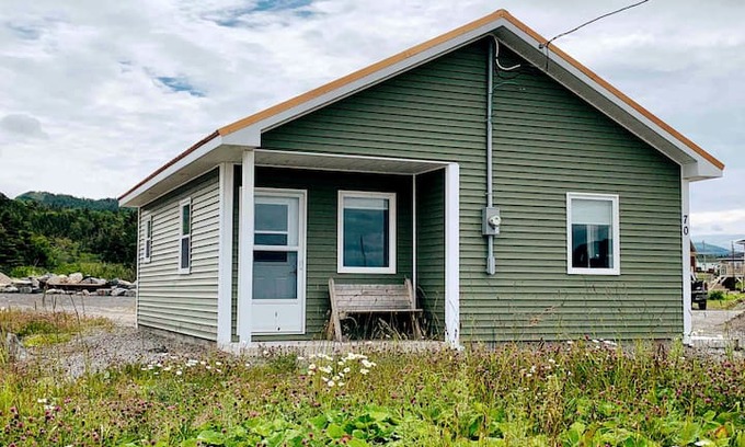 Rocky Harbour Cabin | Copper Top Cottage with Ocean view