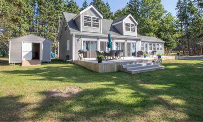 Panmure Island Cabin | Spectacular Panmure Island waterfront cottage!