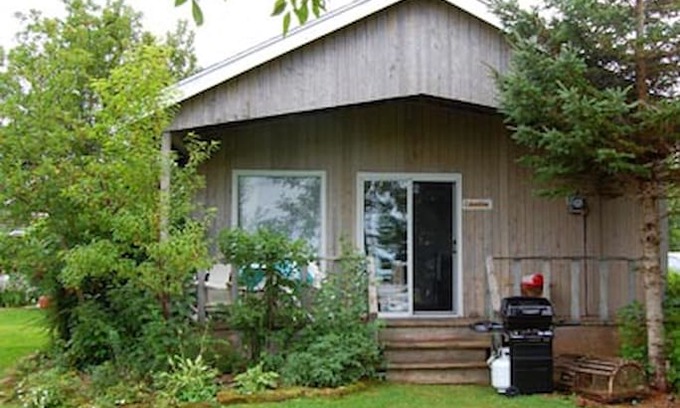 Brackley Beach Cabin | COLUMBINE cottage: tranquility and a water view