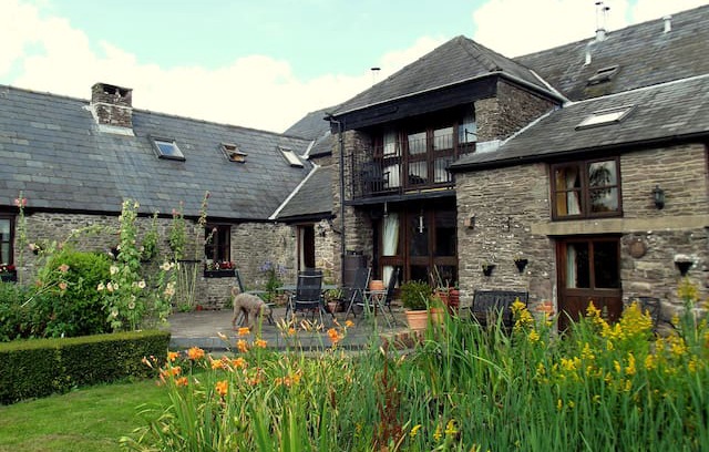Llanhennock House | The Granary B&B : The Loft