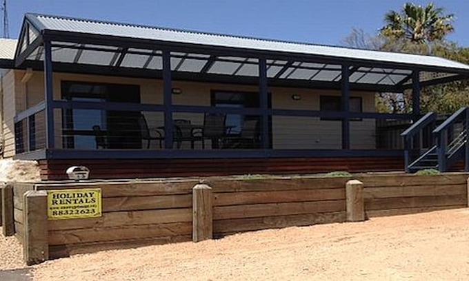 Port Broughton House | Hurtles