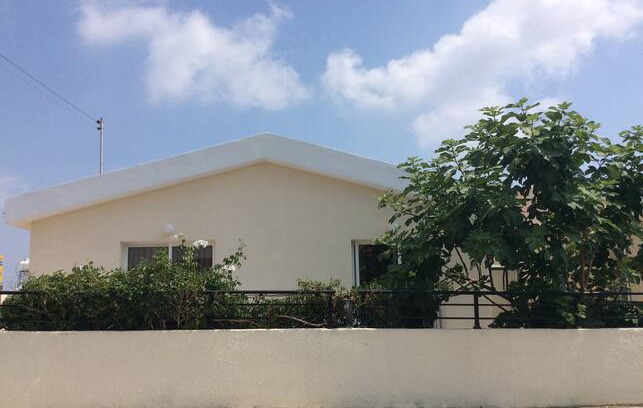 Paphos House | Bungalow with swimming pool