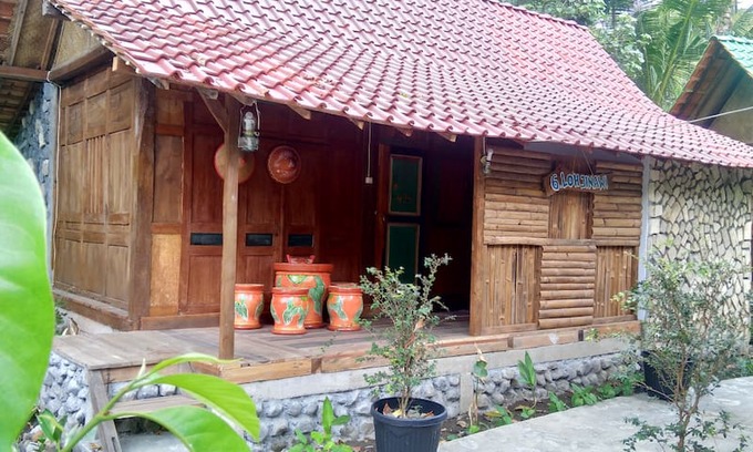 Sleman Cabin | Lohjinawi Guesthouse