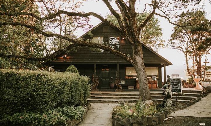 Hood River House | The Griffin House on the Columbia River Gorge
