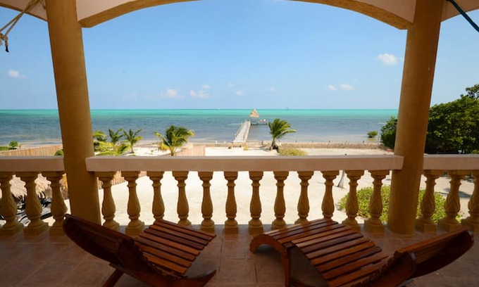 San Pedro House | Beach Front - Paradise Point - Rustic Beach home
