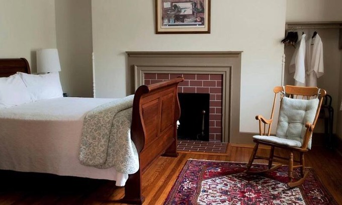 Staunton Bed & Breakfast | Frederick House - Young 12
