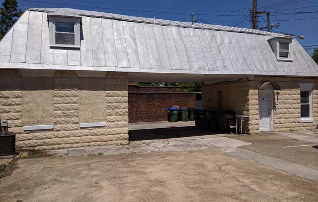 Fan District Apartment | Historic Carriage House in the heart of Richmond!
