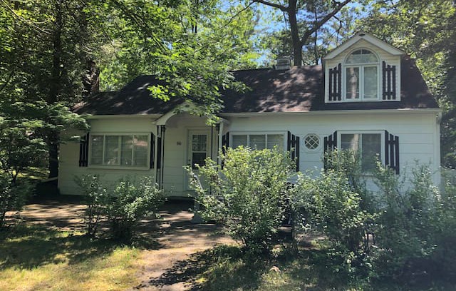 Grand Bend Cabin | Southcott pines steps from sun beach!! GRAND BEND