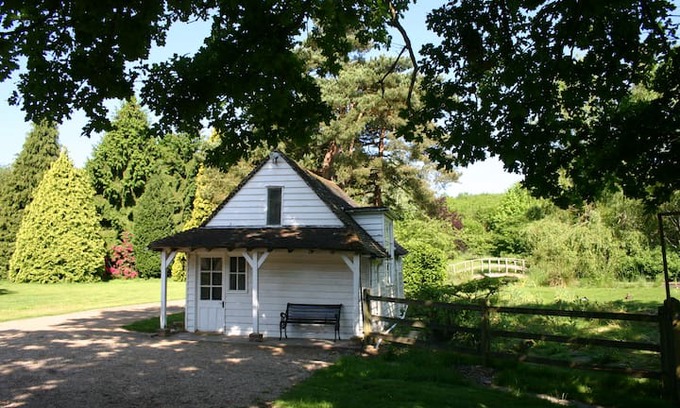 Abbess Roding House | Gamekeeper's Cottage, near Sissinghurst Castle