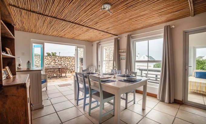 Arniston House | NAUTILUS