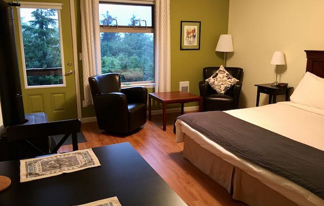 Tofino House | Hilltop Haven. Your home away from home.